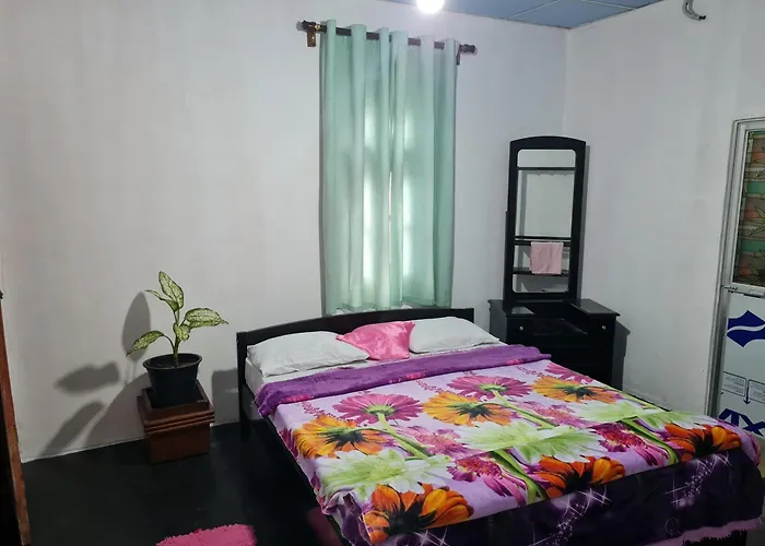 Sasru Holiday Home